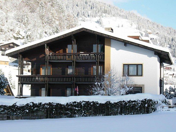 Winter Haus Nadja